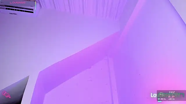 VictoriaVX online show from November 8, 5:00 am