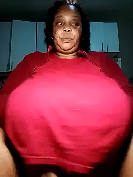 Snapshot of Lovelyboobs01 chatting on March 15, 10:33 pm Lovelyboobs01 online show from March 15, 10:33 pm