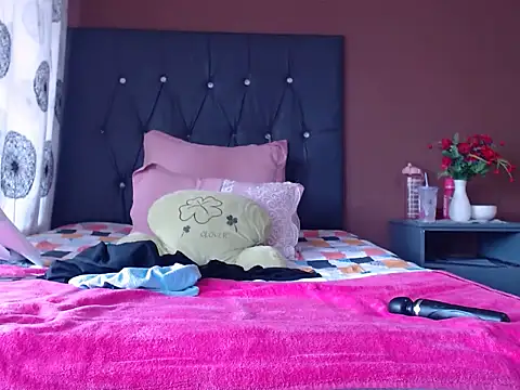 Lovelyboobs01 online show from December 4, 11:20 am