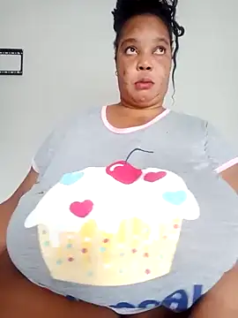 Snapshot of Lovelyboobs01 chatting on March 4, 8:24 am Lovelyboobs01 online show from March 4, 8:24 am