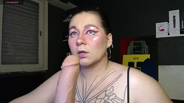 Snapshot of Enotika chatting on September 17, 10:45 pm Enotika online show from September 17, 10:45 pm