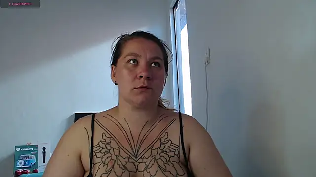 Snapshot of Enotika chatting on November 20, 7:58 pm Enotika online show from November 20, 7:58 pm