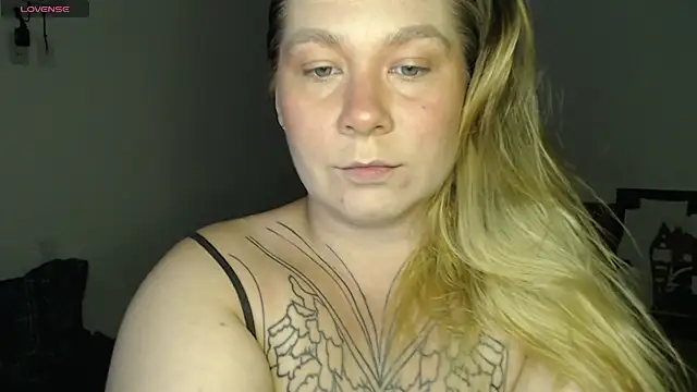 Snapshot of Enotika chatting on November 24, 10:54 pm Enotika online show from November 24, 10:54 pm