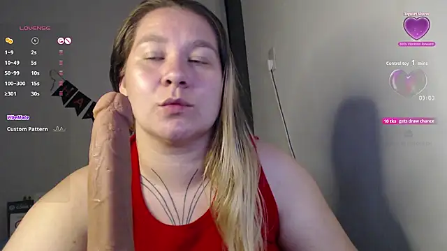 Snapshot of Enotika chatting on October 28, 11:47 pm Enotika online show from October 28, 11:47 pm