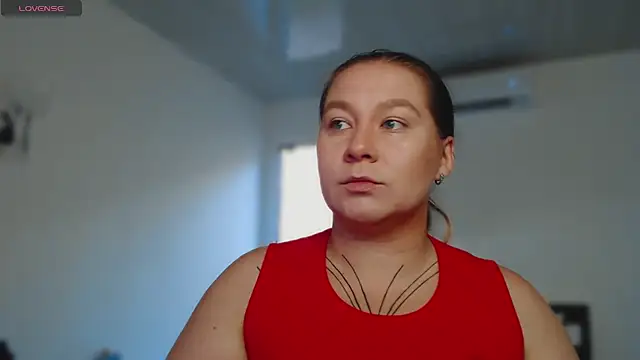 Snapshot of Enotika chatting on November 28, 9:15 pm Enotika online show from November 28, 9:15 pm