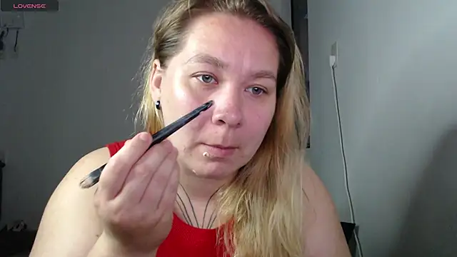 Snapshot of Enotika chatting on November 5, 10:24 pm Enotika online show from November 5, 10:24 pm