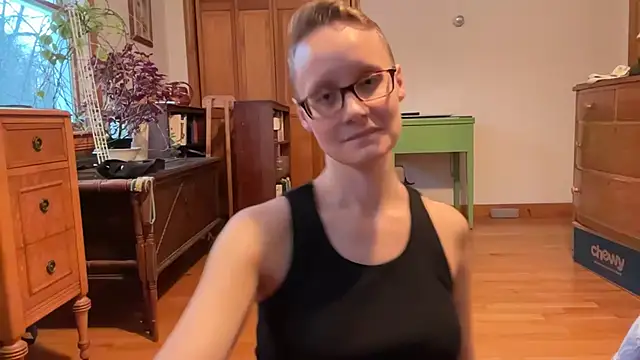 LeahWilde online show from February 20, 10:15 pm