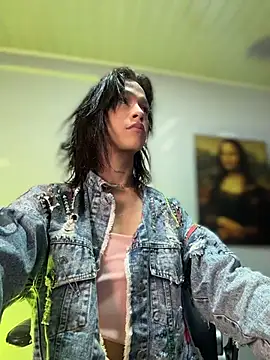 Snapshot of stormytt_ chatting on December 3, 5:19 am stormytt online show from December 3, 5:19 am