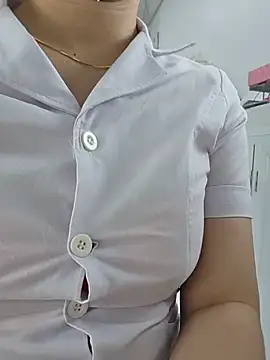 Snapshot of HinaLovely chatting on June 29, 1:45 am HinaLovely online show from June 29, 1:45 am