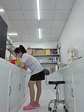 Snapshot of HinaLovely chatting on June 17, 5:56 pm HinaLovely online show from June 17, 5:56 pm
