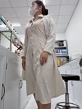 HinaLovely online show from April 1, 3:30 am