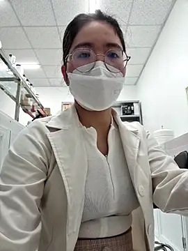 Snapshot of HinaLovely chatting on February 14, 9:09 am HinaLovely online show from February 14, 9:09 am