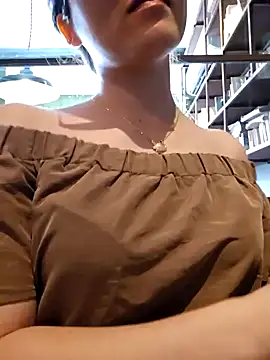 Snapshot of HinaLovely chatting on January 5, 5:20 am HinaLovely online show from January 5, 5:20 am