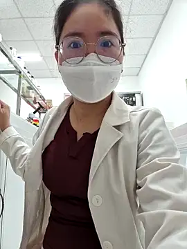 Snapshot of HinaLovely chatting on February 23, 9:37 pm HinaLovely online show from February 23, 9:37 pm