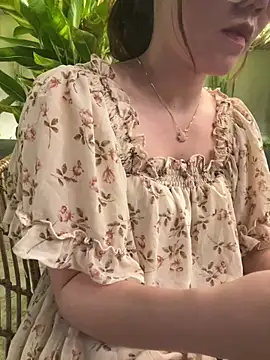 Snapshot of HinaLovely chatting on February 1, 1:20 pm HinaLovely online show from February 1, 1:20 pm