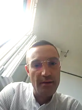 Snapshot of enricso chatting on September 11, 12:16 pm enricso online show from September 11, 12:16 pm