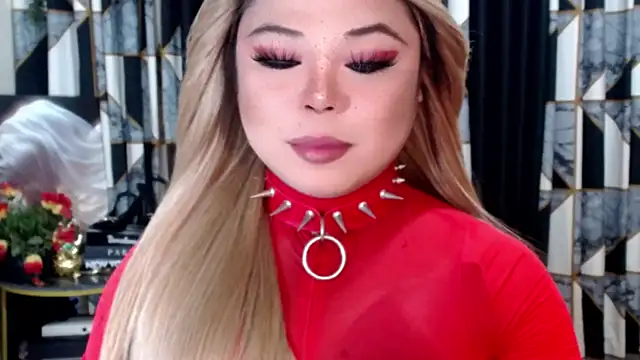 Snapshot of Mistress_DOMnicaaxx chatting on December 18, 7:13 am Mistress DOMnicaaxx online show from December 18, 7:13 am