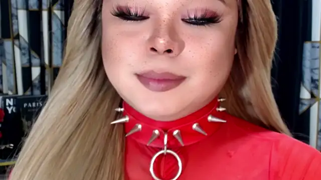 Snapshot of Mistress_DOMnicaaxx chatting on November 18, 6:44 pm Mistress DOMnicaaxx online show from November 18, 6:44 pm