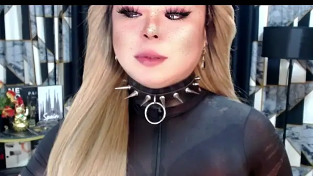 Snapshot of Mistress_DOMnicaaxx chatting on October 9, 12:49 pm Mistress DOMnicaaxx online show from October 9, 12:49 pm