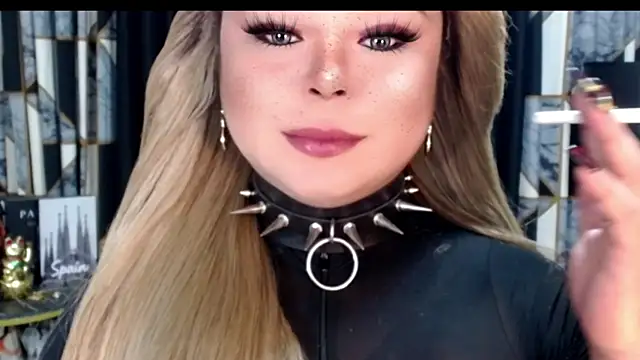 Snapshot of Mistress_DOMnicaaxx chatting on October 12, 1:12 pm Mistress DOMnicaaxx online show from October 12, 1:12 pm