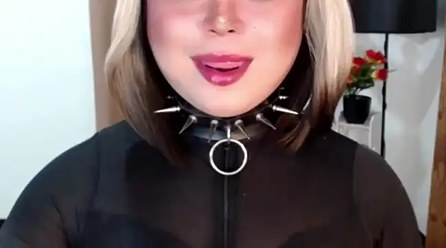 Snapshot of Mistress_DOMnicaaxx chatting on March 8, 5:17 am Mistress DOMnicaaxx online show from March 8, 5:17 am