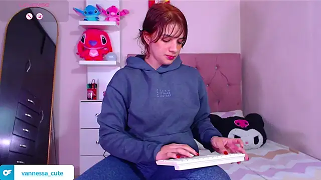 Vannessa  Shy online show from December 22, 7:03 pm