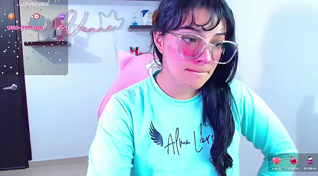 Snapshot of Vannessa__Shy chatting on February 19, 8:52 pm Vannessa Shy online show from February 19, 8:52 pm