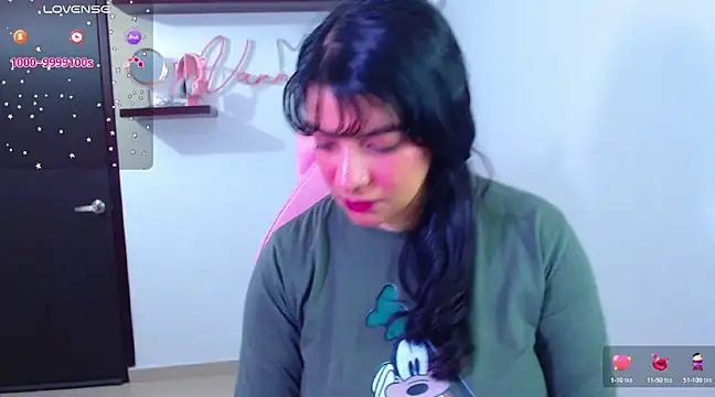 Snapshot of Vannessa__Shy chatting on February 9, 6:26 pm Vannessa Shy online show from February 9, 6:26 pm