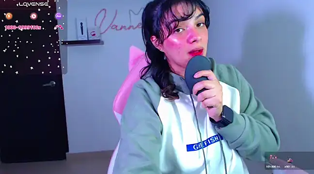 Snapshot of Vannessa__Shy chatting on March 12, 1:03 am Vannessa Shy online show from March 12, 1:03 am