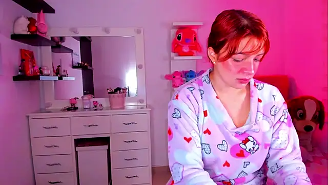 Snapshot of Vannessa__Shy chatting on June 12, 1:20 pm Vannessa Shy online show from June 12, 1:20 pm