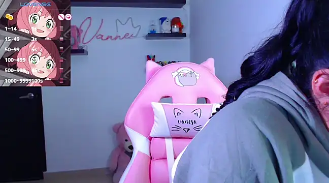 Snapshot of Vannessa__Shy chatting on March 18, 9:53 pm Vannessa Shy online show from March 18, 9:53 pm