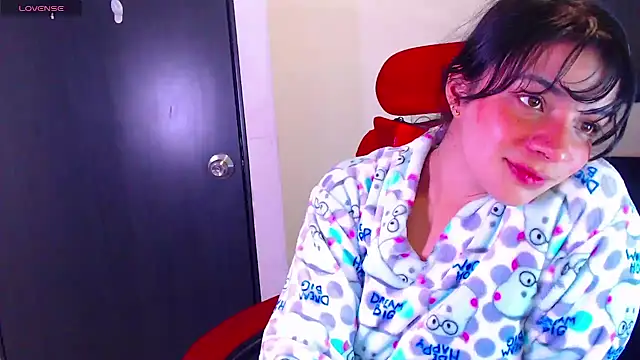 Snapshot of Vannessa__Shy chatting on October 13, 10:54 pm Vannessa Shy online show from October 13, 10:54 pm