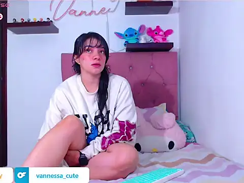 Snapshot of Vannessa__Shy chatting on October 26, 10:21 pm Vannessa Shy online show from October 26, 10:21 pm