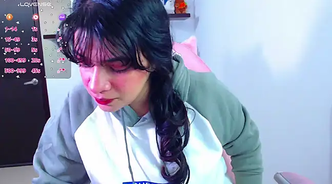 Snapshot of Vannessa__Shy chatting on March 14, 9:10 pm Vannessa Shy online show from March 14, 9:10 pm