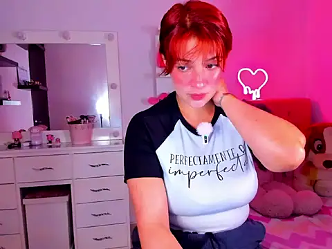 Snapshot of Vannessa__Shy chatting on May 25, 7:45 pm Vannessa Shy online show from May 25, 7:45 pm