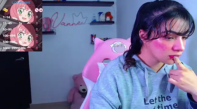 Snapshot of Vannessa__Shy chatting on March 21, 12:40 am Vannessa Shy online show from March 21, 12:40 am