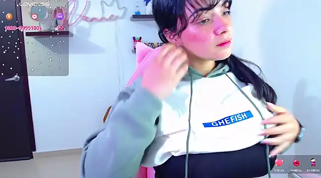 Snapshot of Vannessa__Shy chatting on February 27, 11:48 pm Vannessa Shy online show from February 27, 11:48 pm