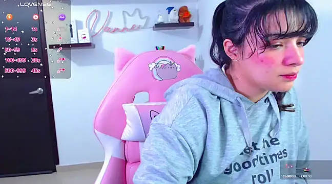 Snapshot of Vannessa__Shy chatting on March 11, 12:11 am Vannessa Shy online show from March 11, 12:11 am