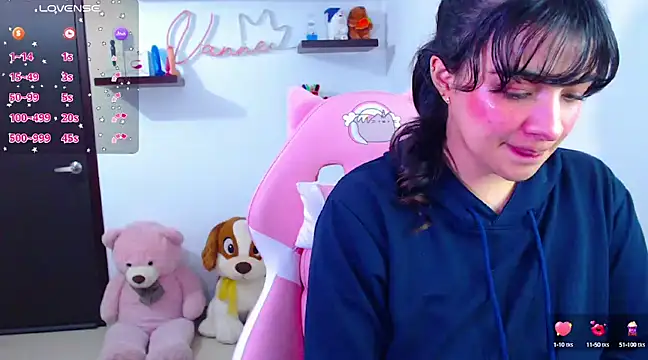 Snapshot of Vannessa__Shy chatting on March 6, 8:59 pm Vannessa Shy online show from March 6, 8:59 pm