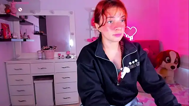 Snapshot of Vannessa__Shy chatting on May 12, 8:04 pm Vannessa Shy online show from May 12, 8:04 pm