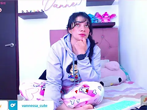 Snapshot of Vannessa__Shy chatting on October 23, 1:26 am Vannessa Shy online show from October 23, 1:26 am