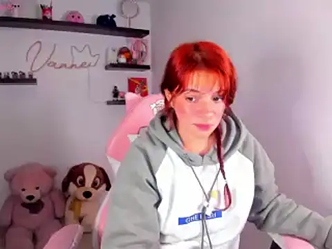 Snapshot of Vannessa__Shy chatting on April 21, 9:10 pm Vannessa Shy online show from April 21, 9:10 pm