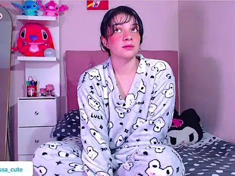 Snapshot of Vannessa__Shy chatting on December 3, 10:31 pm Vannessa Shy online show from December 3, 10:31 pm