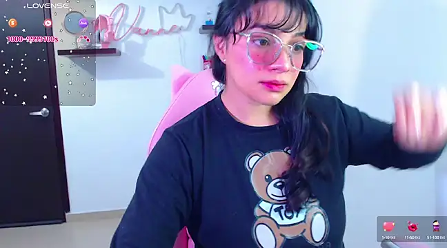 Snapshot of Vannessa__Shy chatting on February 12, 9:11 pm Vannessa Shy online show from February 12, 9:11 pm