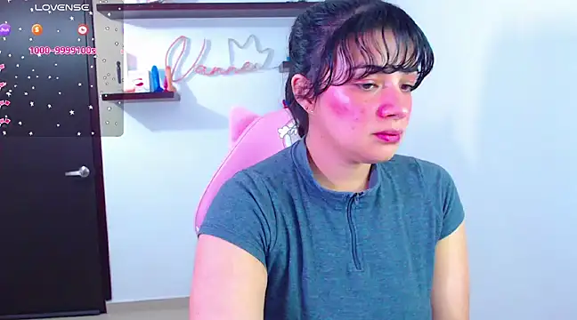 Snapshot of Vannessa__Shy chatting on March 8, 12:44 am Vannessa Shy online show from March 8, 12:44 am