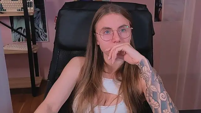 Snapshot of _AnnaStark_ chatting on October 23, 8:18 pm AnnaStark online show from October 23, 8:18 pm