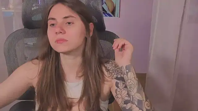 Snapshot of _AnnaStark_ chatting on July 1, 8:20 pm AnnaStark online show from July 1, 8:20 pm