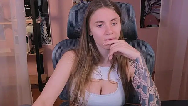 Snapshot of _AnnaStark_ chatting on November 12, 6:12 pm AnnaStark online show from November 12, 6:12 pm