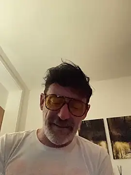 maxximere online show from March 19, 9:15 pm