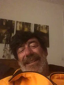 Snapshot of maxximere chatting on October 22, 11:47 pm maxximere online show from October 22, 11:47 pm